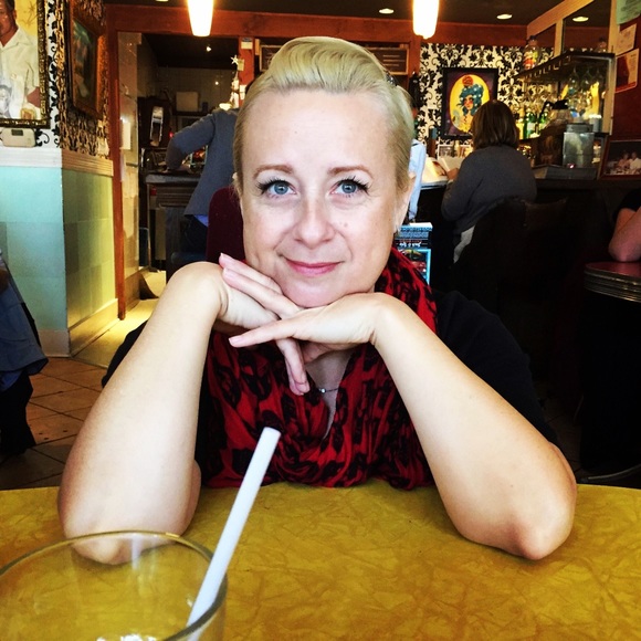 Meet your Posher, Julie 🇨🇦 Closing Sale! Offer me half and the item is yours 😁 - Picture 3 of 14